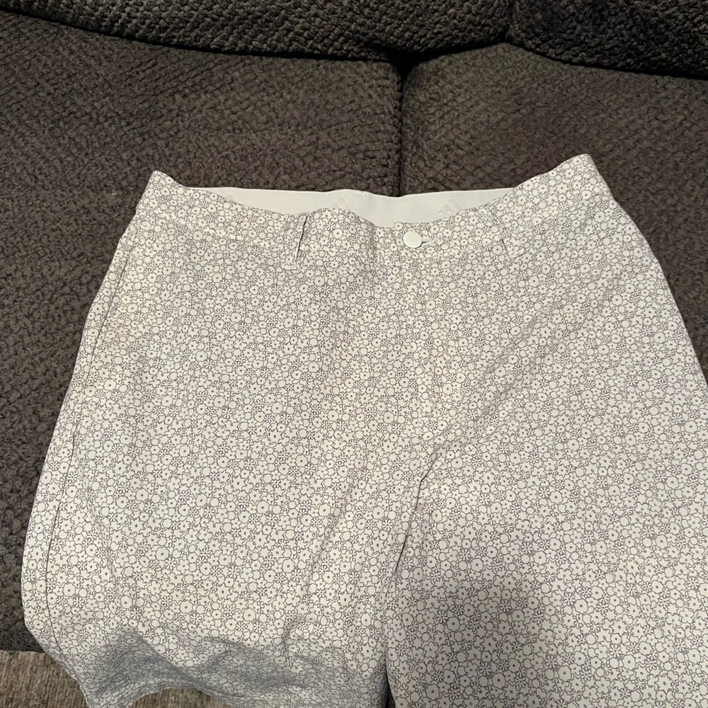 Men’s golf shorts